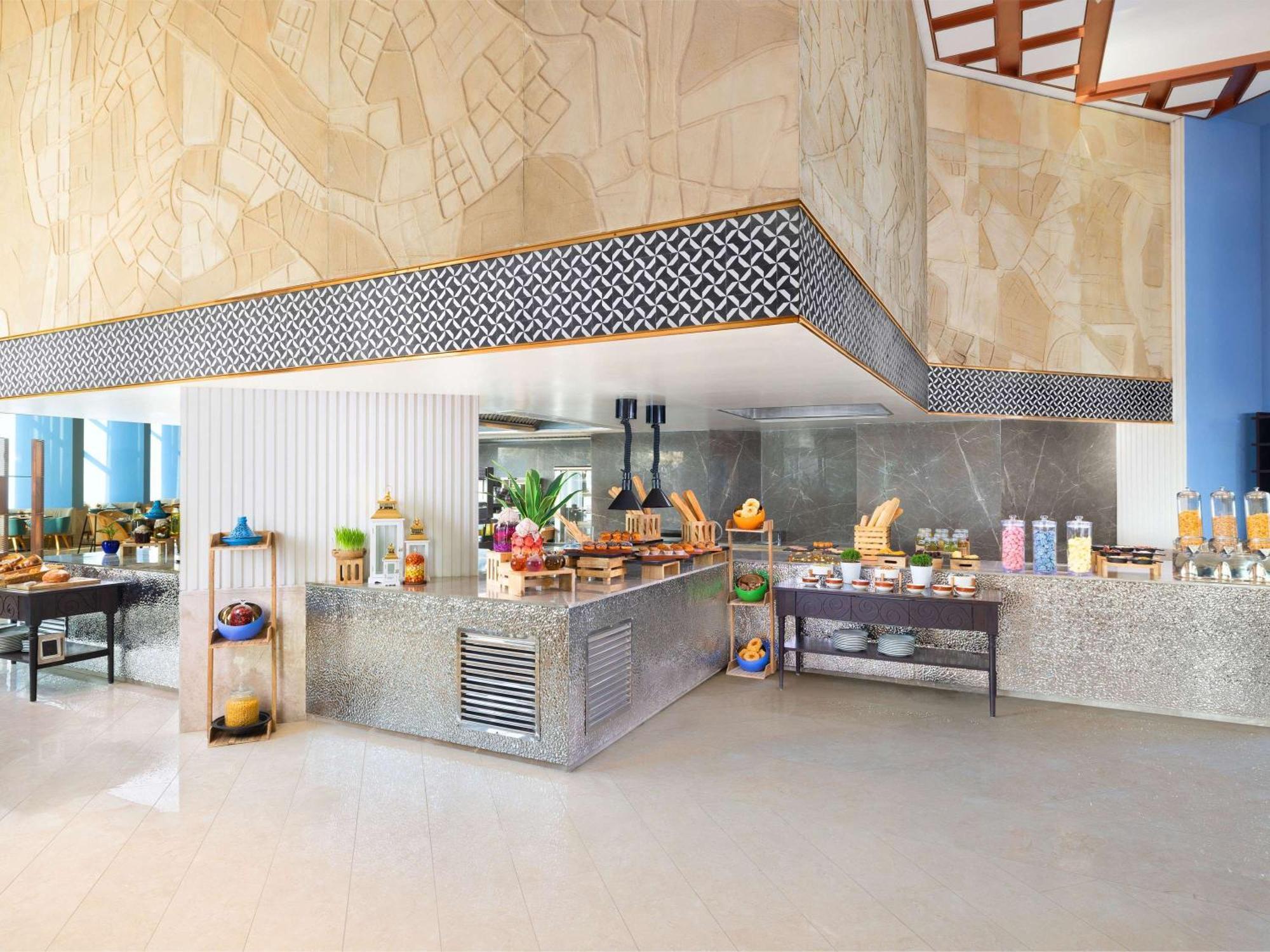 Novotel New Delhi City Centre Exterior photo